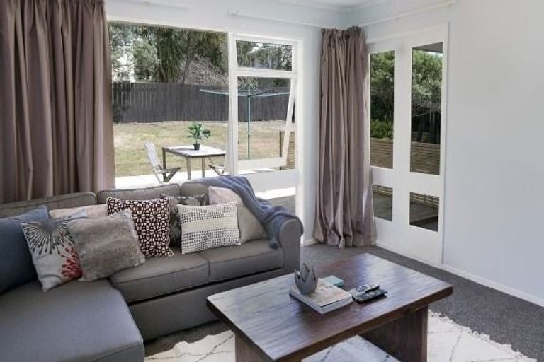 Photo of property in 53 Beaumaris Crescent, Ascot Park, Porirua, 5024