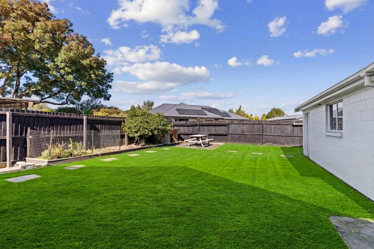 Photo of property in 167 Queenspark Drive, Parklands, Christchurch, 8083
