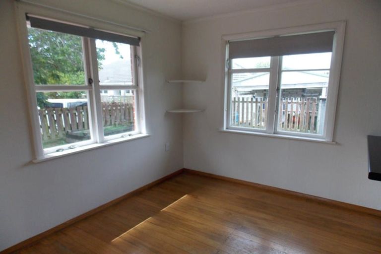 Photo of property in 1 Field Street, Silverstream, Upper Hutt, 5019