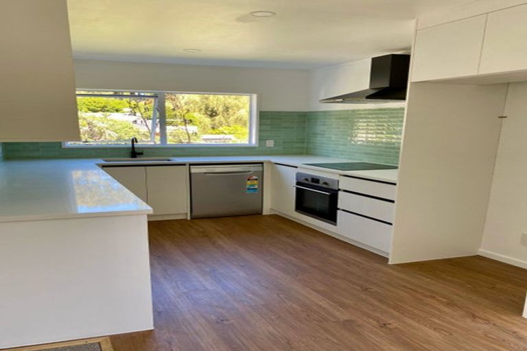 Photo of property in 21 Eskdale Road, Birkdale, Auckland, 0626