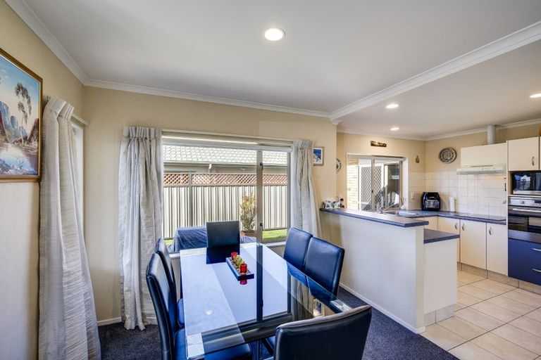 Photo of property in 12 Caulfield Place, Taradale, Napier, 4112