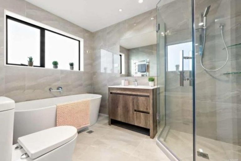 Photo of property in 45 Ascension Crescent, Orewa, 0931