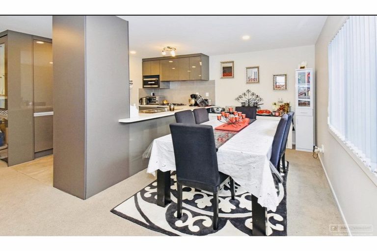 Photo of property in 54c Cambridge Terrace, Papatoetoe, Auckland, 2025