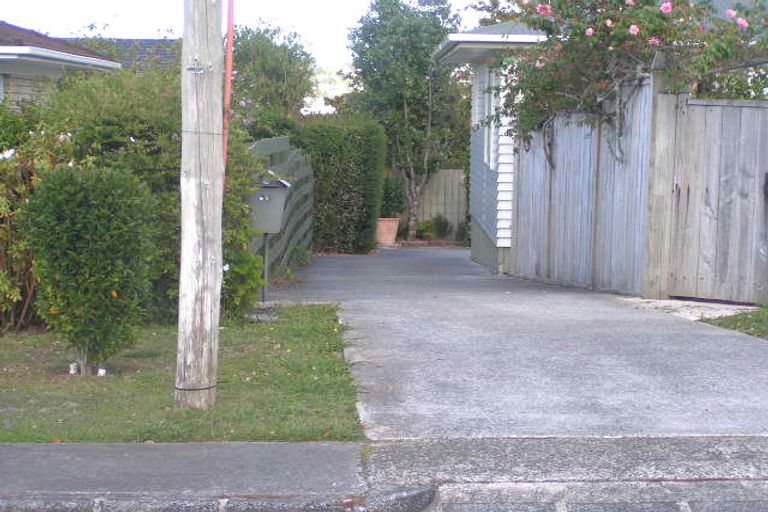 Photo of property in 1/4 Raines Avenue, Forrest Hill, Auckland, 0620