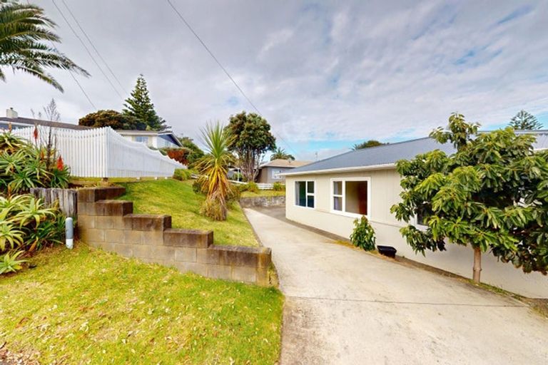Photo of property in 48 Rangiora Street, Castlecliff, Whanganui, 4501