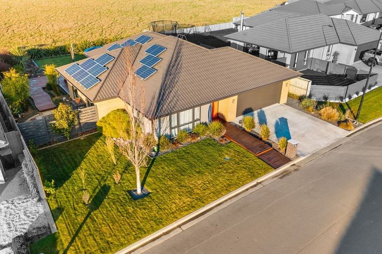 Photo of property in 5 Catchpole Place, Woodend, 7610