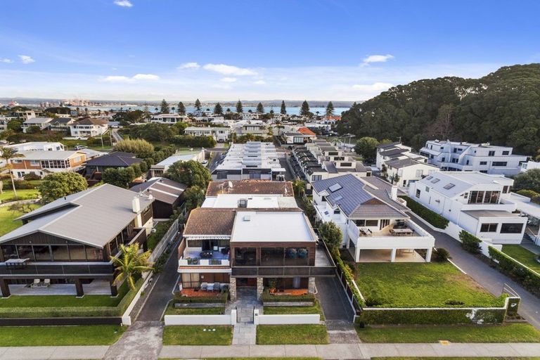 Photo of property in 30 Marine Parade, Mount Maunganui, 3116