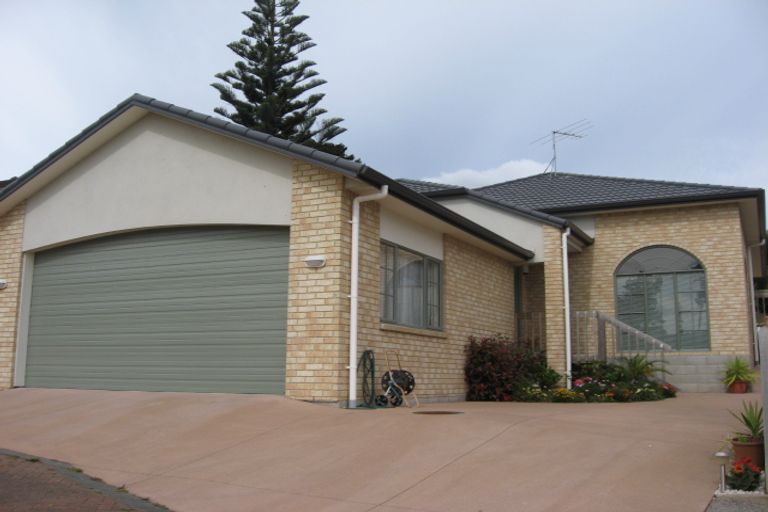 Photo of property in 15 Reidy Place, Pukekohe, 2120