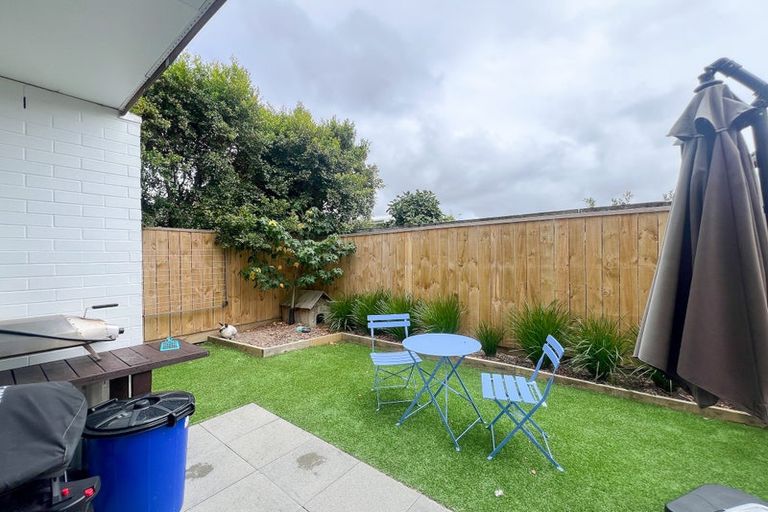 Photo of property in 12/12 Tawa Road, Te Atatu Peninsula, Auckland, 0610