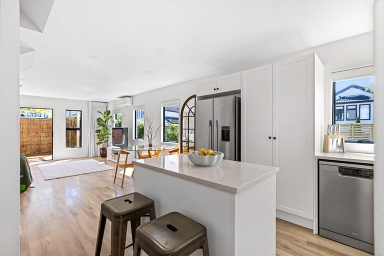 Photo of property in 4/48 Schnapper Rock Road, Schnapper Rock, Auckland, 0632