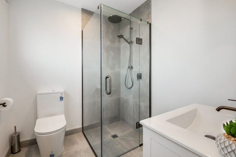 Photo of property in 4d Forlong Rise, Helensville, 0800