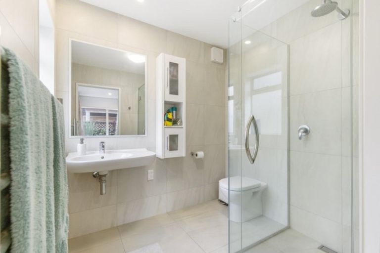 Photo of property in 70 Memorial Drive, Hamilton East, Hamilton, 3216