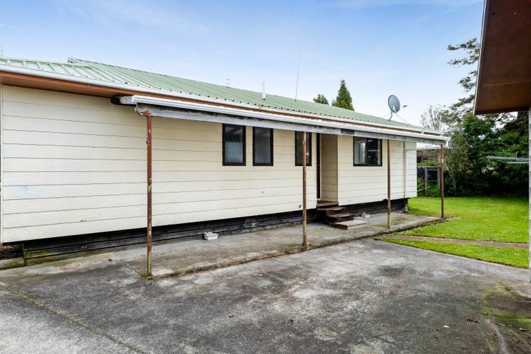 Photo of property in 5 Tawari Street, Inglewood, 4330