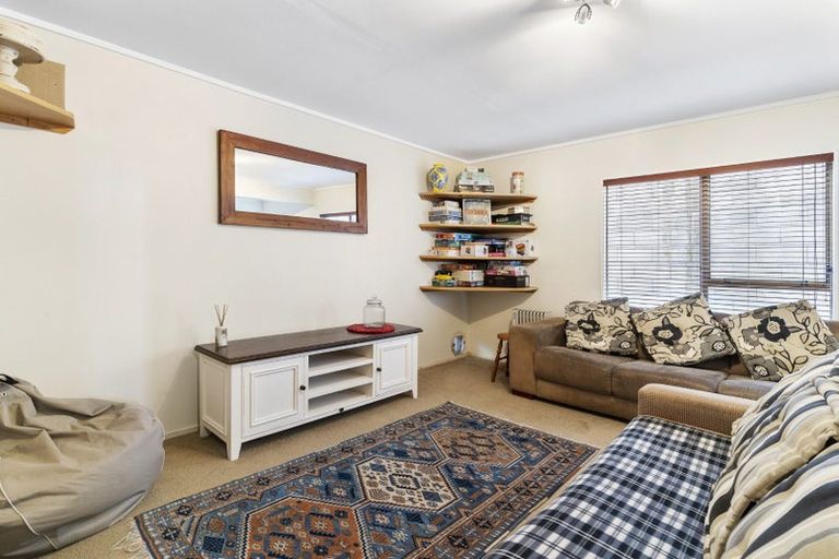 Photo of property in 46 David Crescent, Karori, Wellington, 6012