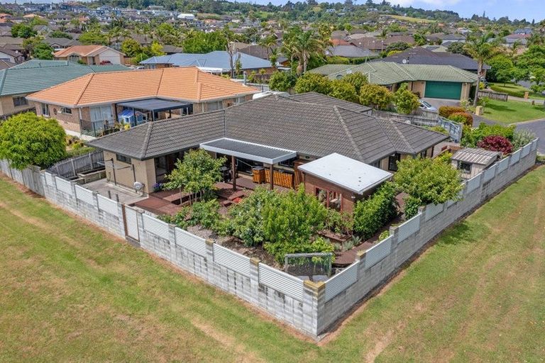 Photo of property in 9 Mohill Place, East Tamaki Heights, Auckland, 2016