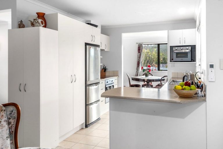 Photo of property in 16 Maxwell Place, Queenstown, 9300