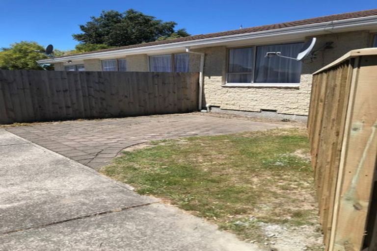 Photo of property in 2/3 Binstead Place, Avondale, Christchurch, 8061