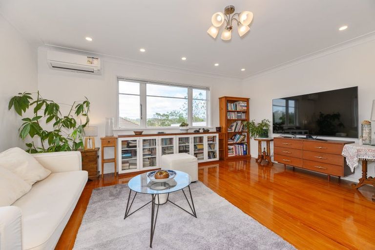 Photo of property in 52 Don Buck Road, Massey, Auckland, 0614