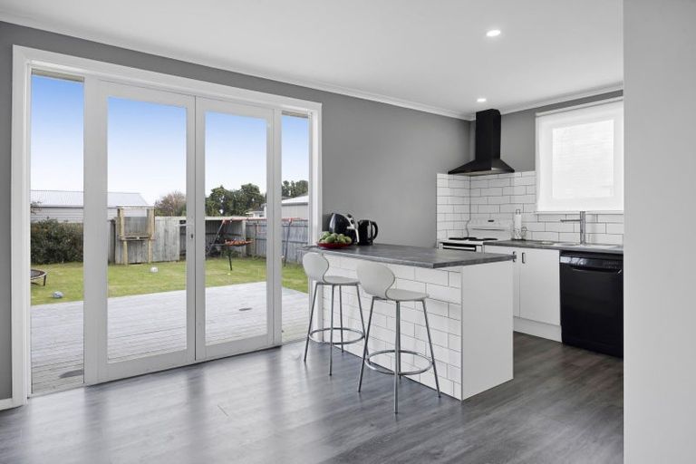 Photo of property in 18 Whitcombe Road, Opunake, 4616