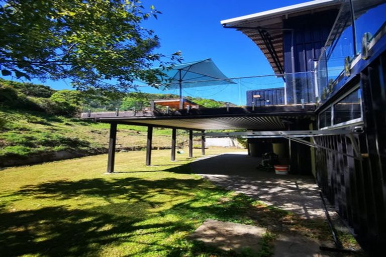 Photo of property in 10 Waterhouse Drive, Brooklyn, Wellington, 6021