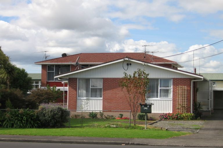Photo of property in 1/625 Te Atatu Road, Te Atatu Peninsula, Auckland, 0610
