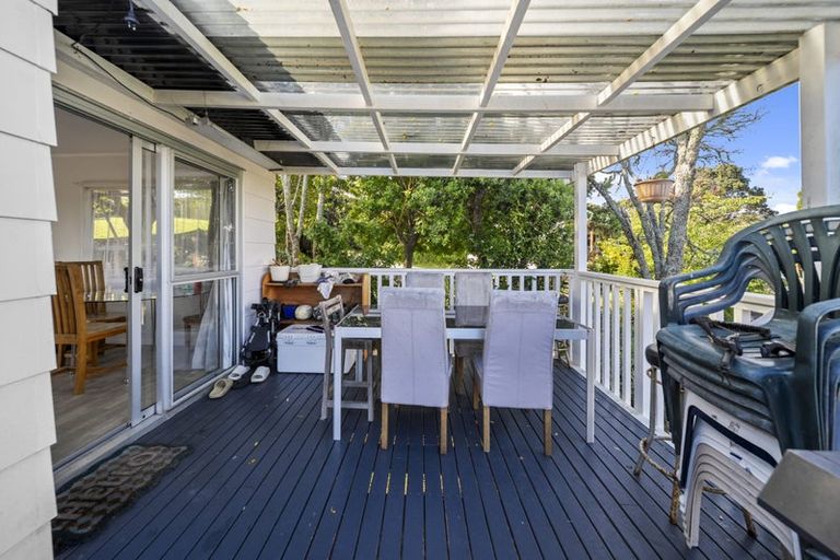 Photo of property in 27 Cedar Heights Avenue, Massey, Auckland, 0614