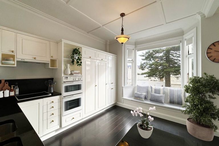 Photo of property in 246u2 Oriental Parade, Oriental Bay, Wellington, 6011