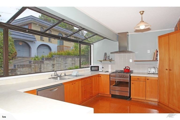 Photo of property in 24 Holt Avenue, Torbay, Auckland, 0630