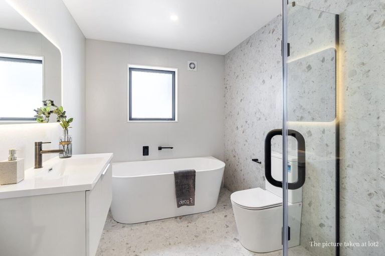 Photo of property in 105c Sycamore Drive, Sunnynook, Auckland, 0620