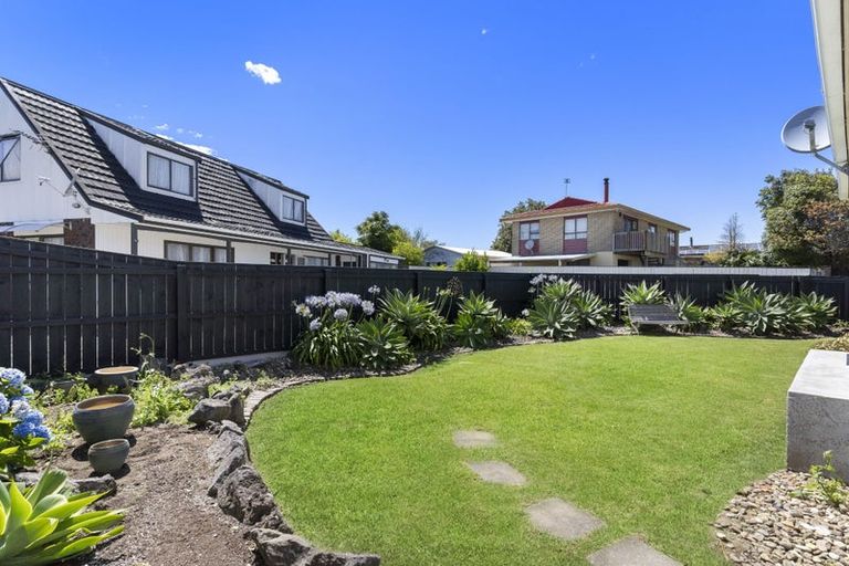 Photo of property in 3/16 Helms Place, Manurewa, Auckland, 2102
