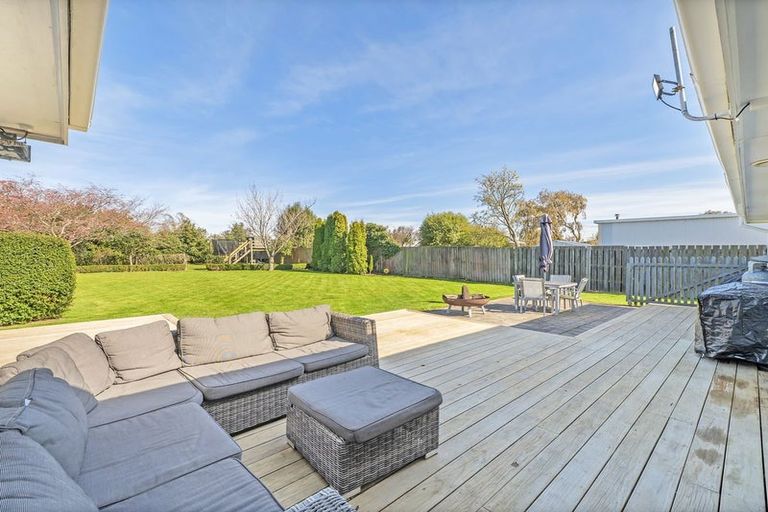 Photo of property in 35 Leeston And Lake Road, Leeston, 7632