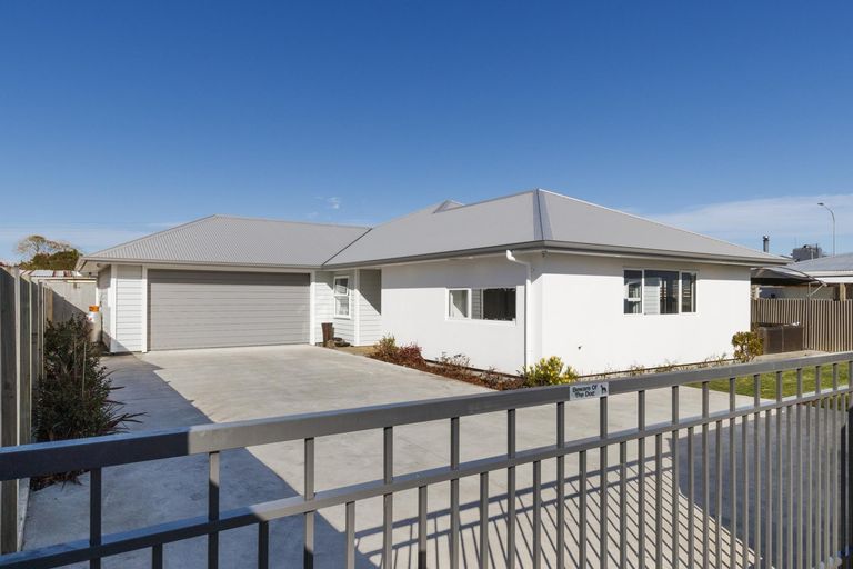 Photo of property in 34 Shamrock Street, Takaro, Palmerston North, 4412