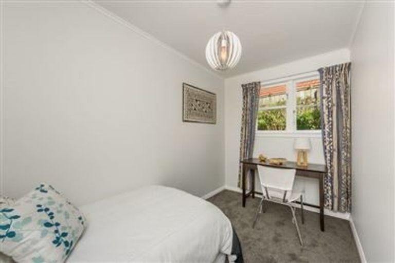 Photo of property in 5 Shalimar Crescent, Khandallah, Wellington, 6035