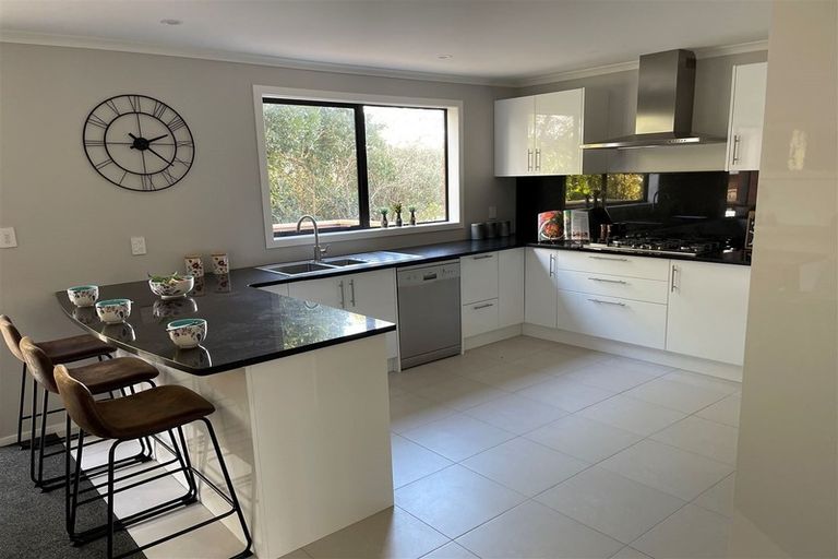 Photo of property in 8 Gordon Stanley Drive, Massey, Auckland, 0614