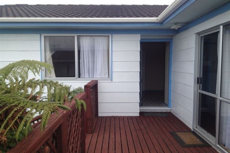 Photo of property in 2/14 Dalmatia Place, Henderson, Auckland, 0612