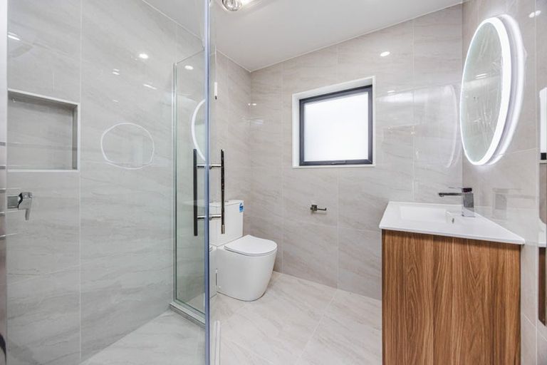 Photo of property in 14b Friesian Drive, Mangere, Auckland, 2022