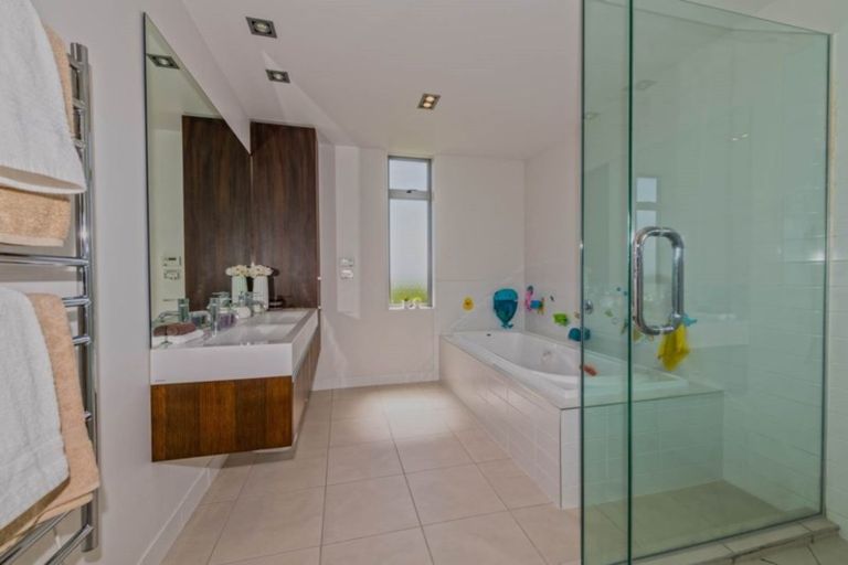 Photo of property in 77 Kittiwake Drive, Schnapper Rock, Auckland, 0632