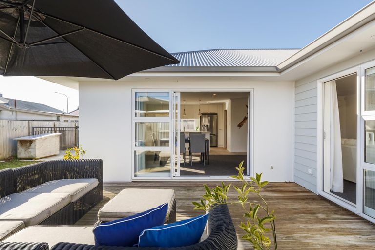 Photo of property in 34 Shamrock Street, Takaro, Palmerston North, 4412