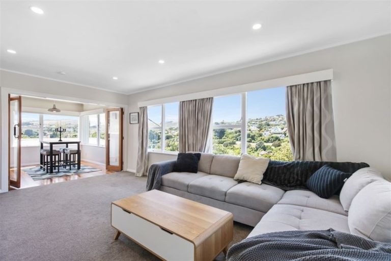 Photo of property in 73 Bassett Road, Johnsonville, Wellington, 6037