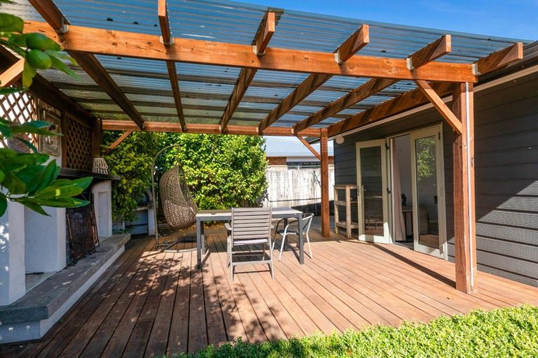 Photo of property in 28b Poplar Grove, Whalers Gate, New Plymouth, 4310