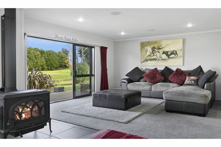 Photo of property in 864 Whangamata Road, Kinloch, Taupo, 3377