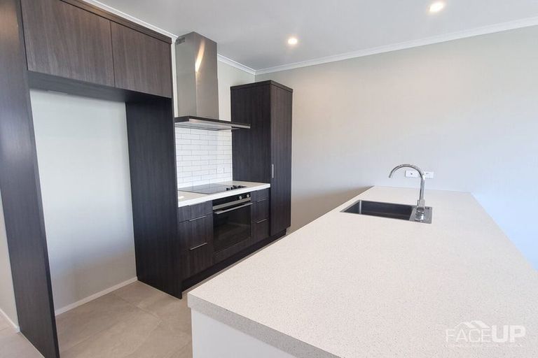 Photo of property in 2/1 Ko Roa Lane, Hobsonville, Auckland, 0616