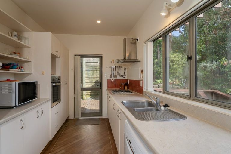 Photo of property in 1 Atamira Close, Churton Park, Wellington, 6037