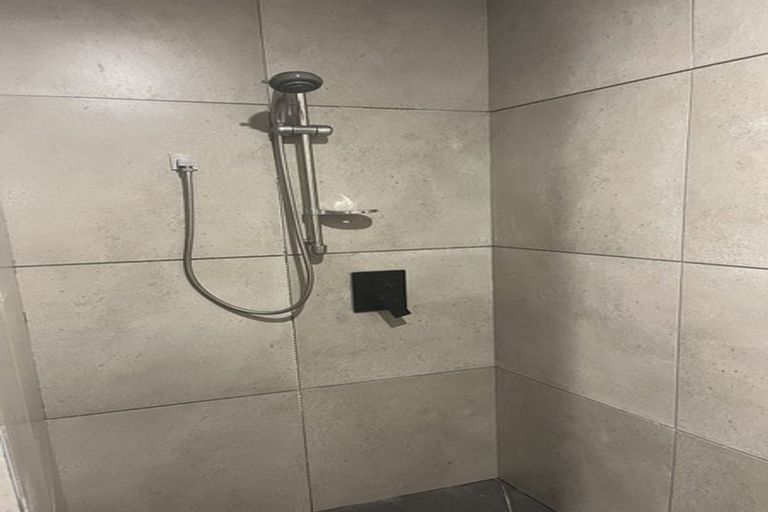 Photo of property in 25 Hutchinson Avenue, New Lynn, Auckland, 0600