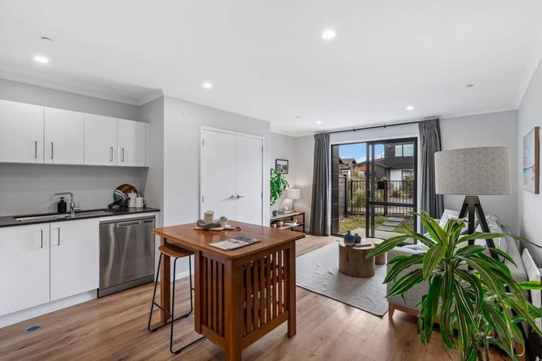 Photo of property in 6 Whakato Avenue, Kumeu, 0810