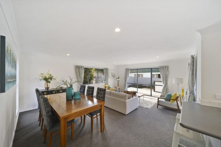 Photo of property in 3/6a Botany Road, Howick, Auckland, 2010