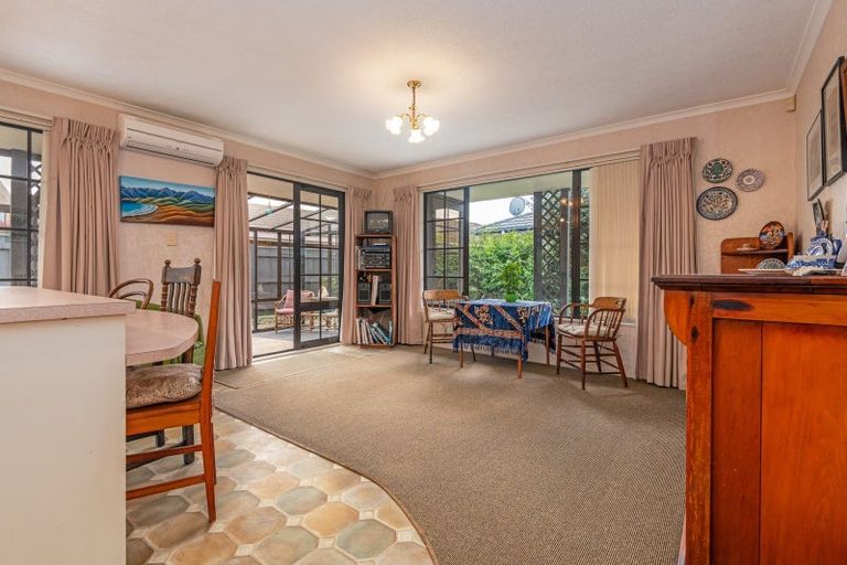 Photo of property in 19 Caroline Crescent, Highbury, Palmerston North, 4412