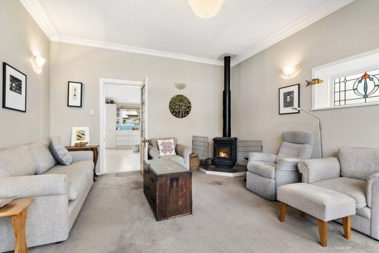 Photo of property in 211 The Parade, Island Bay, Wellington, 6023