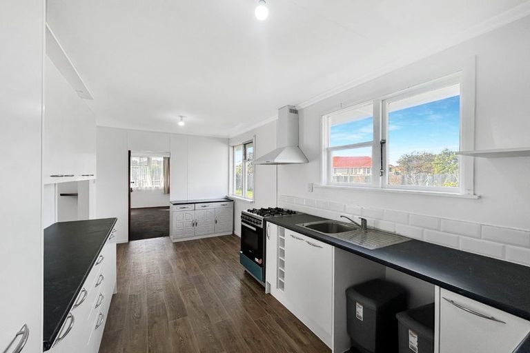 Photo of property in 14 Belfast Place, Roslyn, Palmerston North, 4414