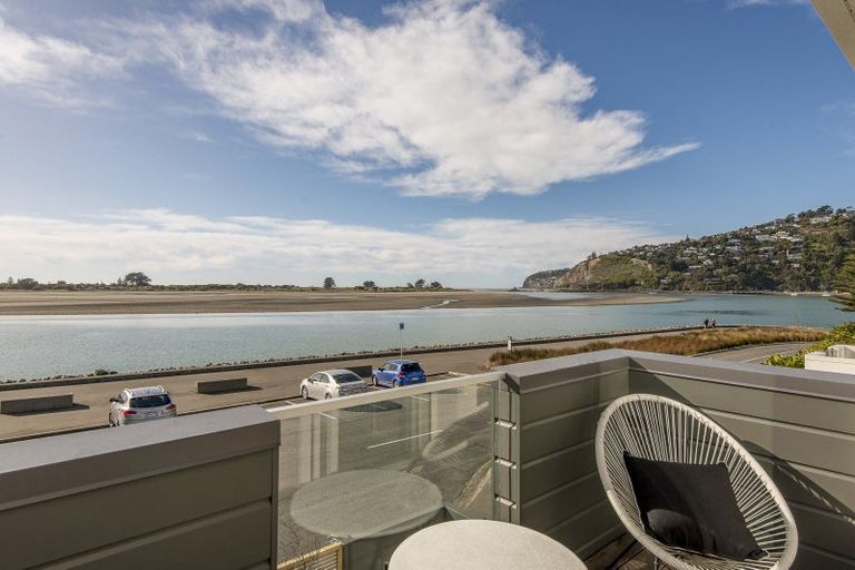 Photo of property in 19 Beachville Road, Redcliffs, Christchurch, 8081